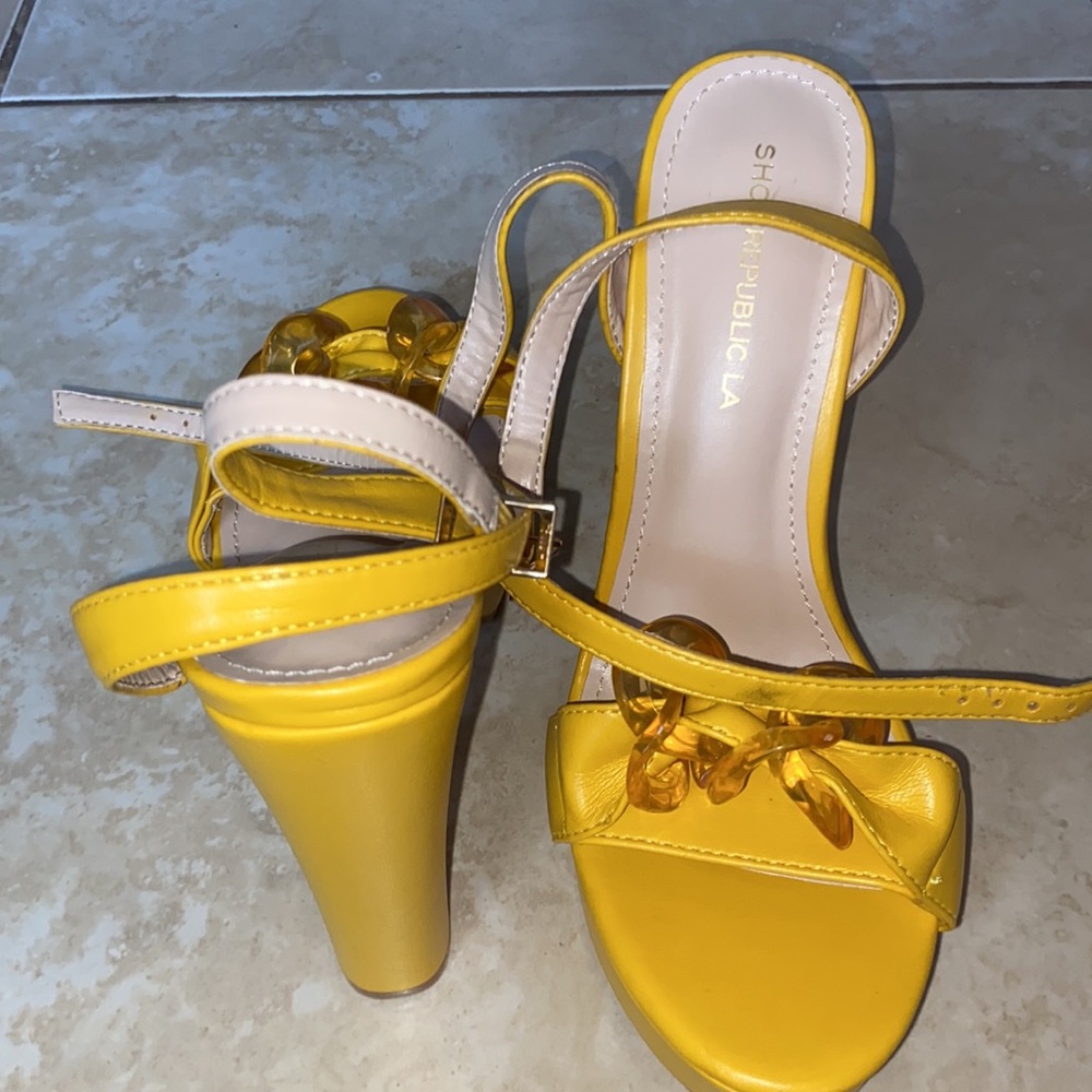 Heels - Picture 3 of 4